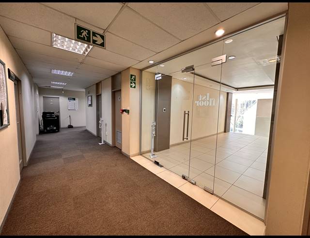 2,552M² OFFICE TO LET IN PARKTOWN
